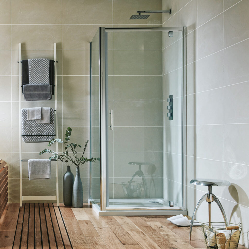 900 Pivot Door